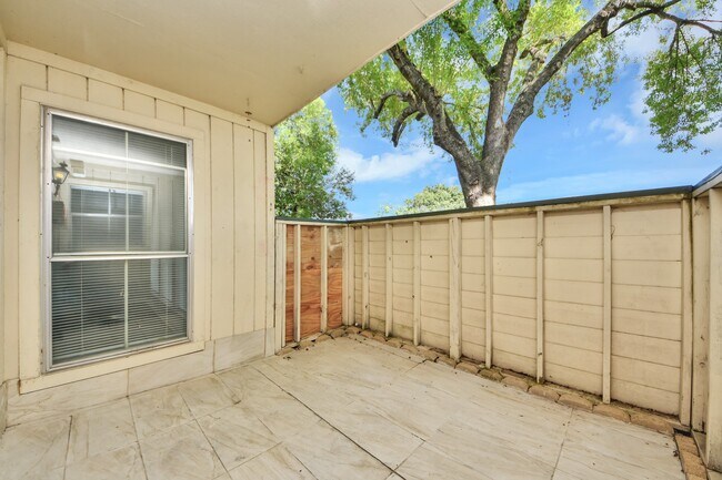 Photo - 250 El Dorado Blvd Unidad 103