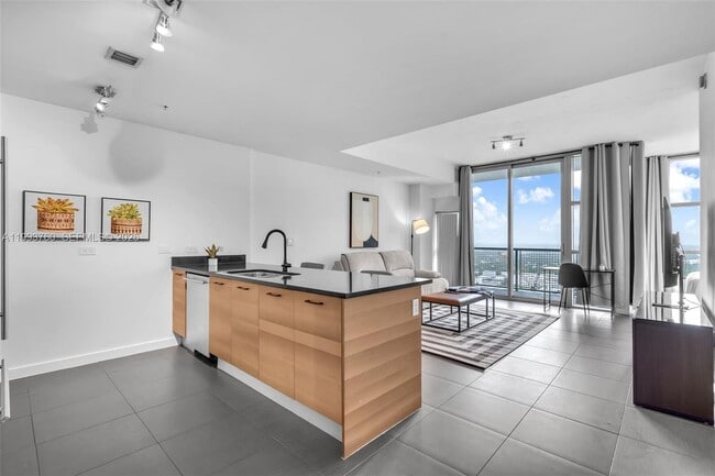 Photo - 3301 NE 1st Ave Unit H2813