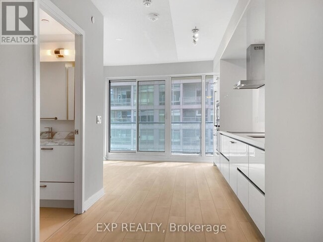 Photo - 2221 Yonge St Unit 1906