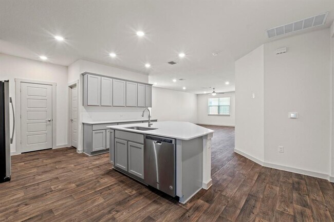 Photo - 3024 Louris Ln