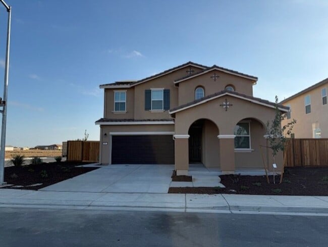 Beautiful 2 Story Home Ready To Be Home! - Beautiful 2 Story Home Ready To Be Home!