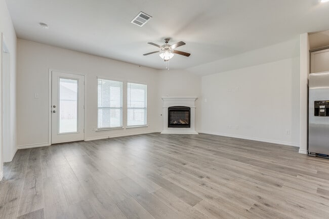 Photo - 2942 Trusting Way