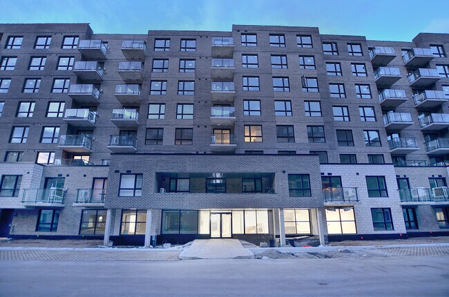 Photo - 1431 Av. de la Gare