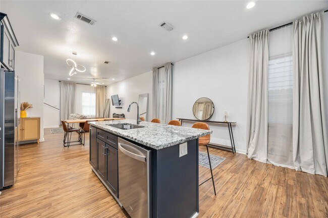 Photo - 14108 Bridgeport Rd