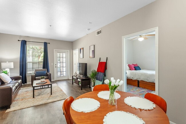 Living Area - The 2900