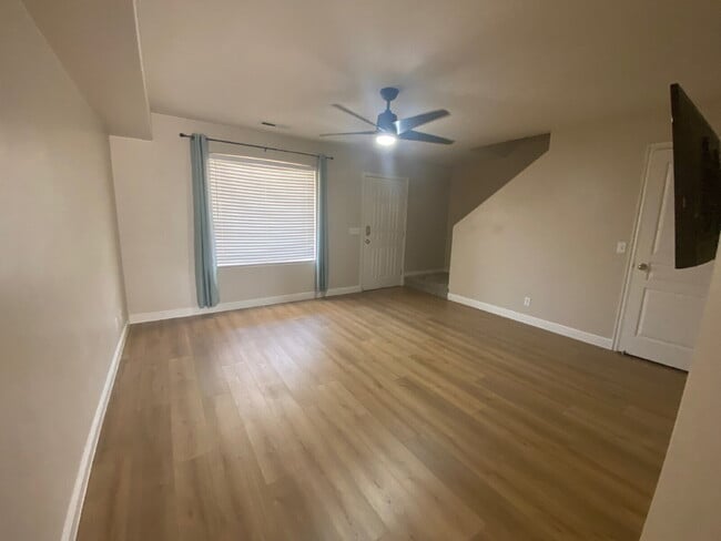 Photo - End Unit Townhome with 3 beds 2.5 baths. Unit 44