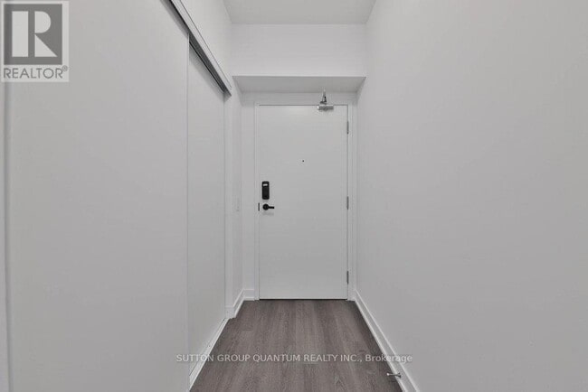 Photo - 3900 Confederation Pkwy Unit 4001