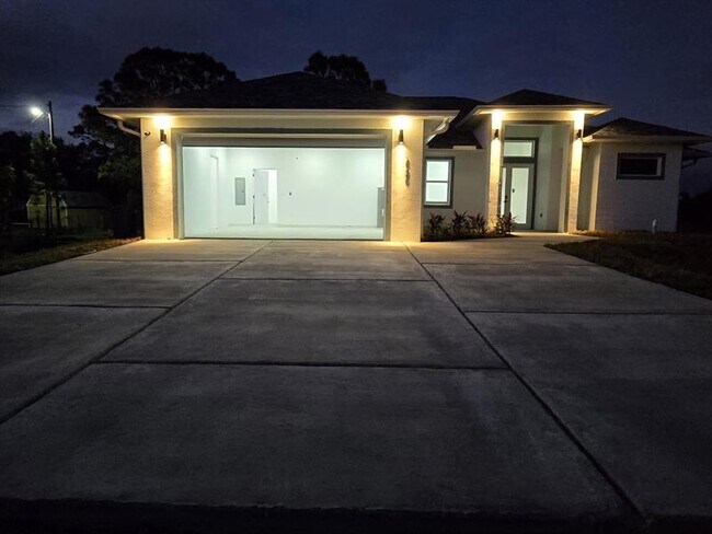 Photo - 239 Ave Del Centro