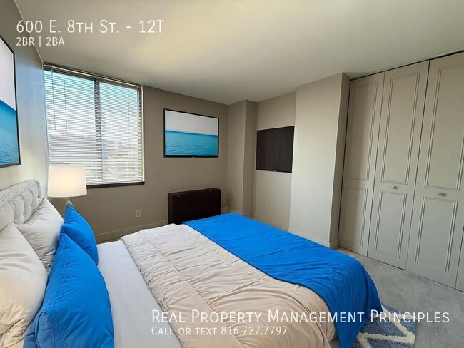 Photo - 600 E 8th St