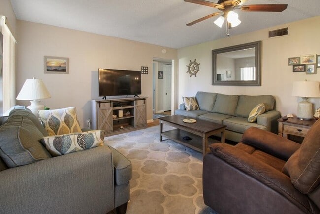 Building Photo - 407 Pine Glen Ln Unit C-1