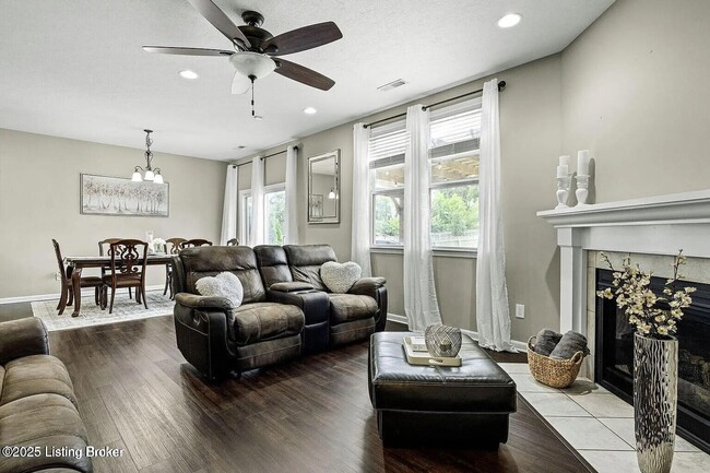 Photo - 6918 Beckingham Blvd