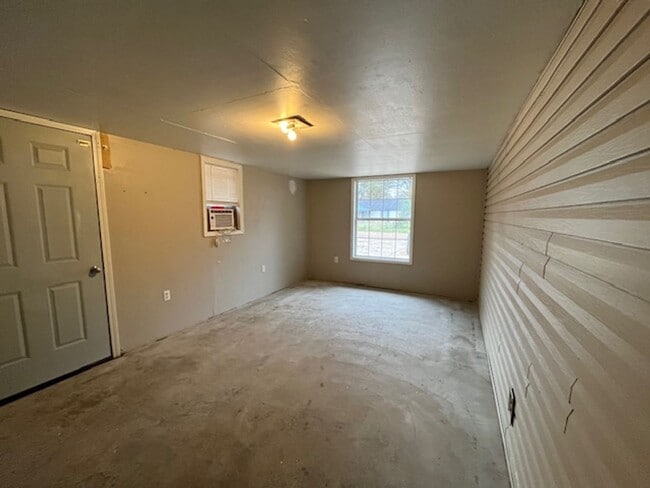 Photo - Renovated 3 Bedroom 1 Bath Home for Rent! with Detached Garage!