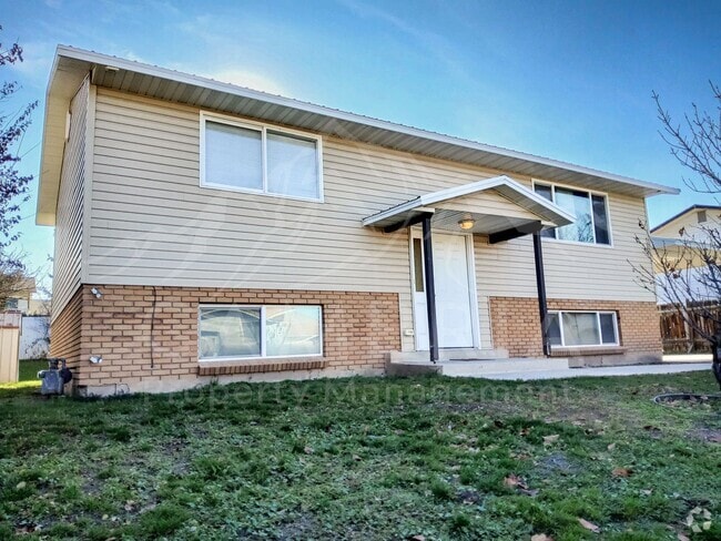 Building Photo - Lovely 4 BR Home in West Valley