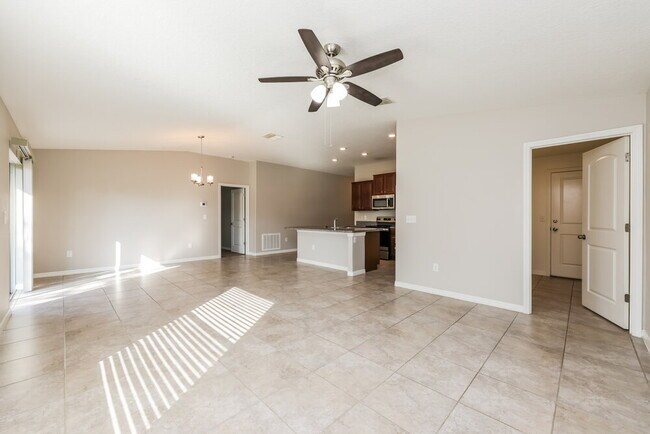 Photo - 127 Cascade Bend Dr