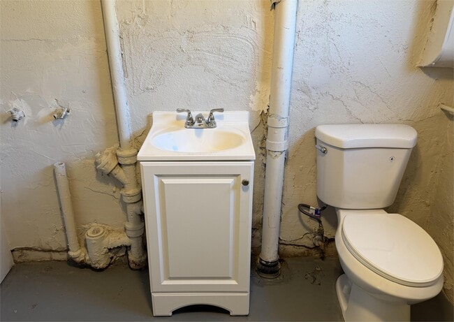 Photo - 501 Crestfield Rd