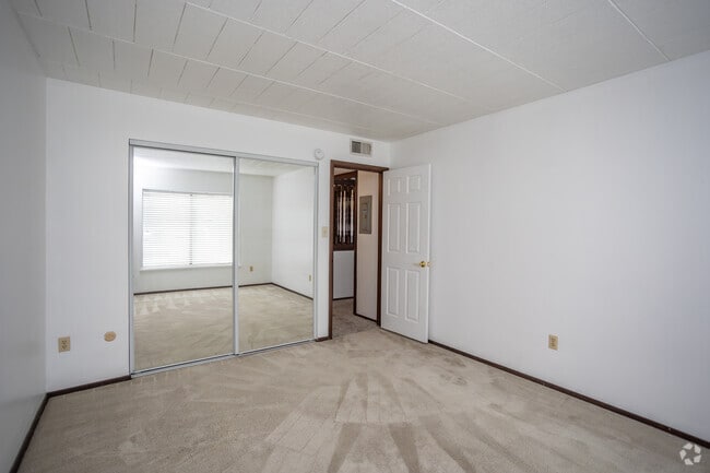 1BR, 1BA- Bedroom