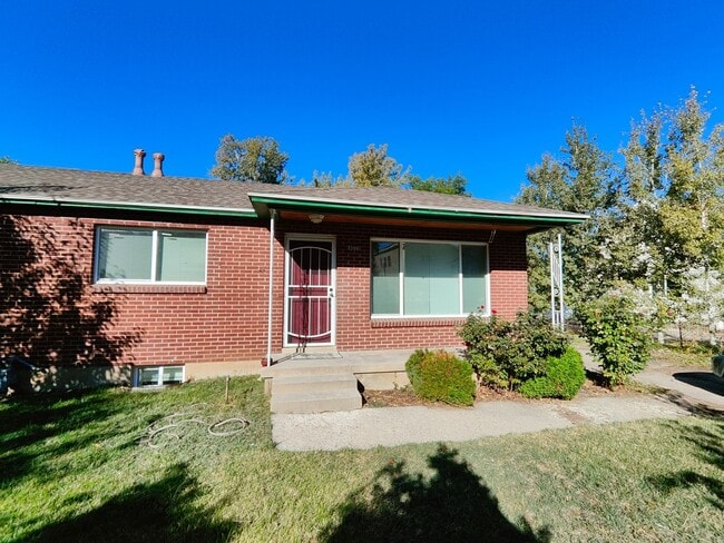 Building Photo - 195 400 S Unit 396 S 200 E Rental