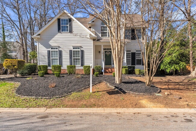 Building Photo - Beautifully Appointed 4BR Home Featuring a Screened Porch, Spacious Living Areas & Community Pool...