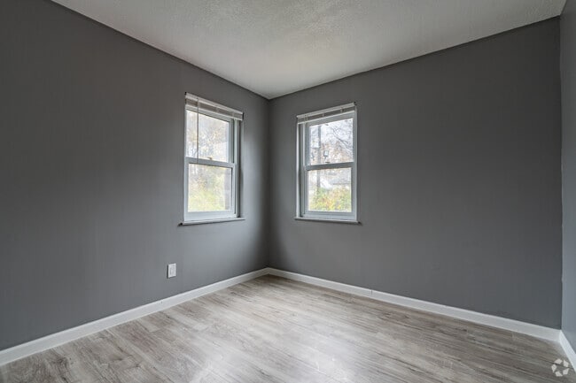 2BR, 1BA - 635SF - Bedroom - Willie Mitchell Apartments