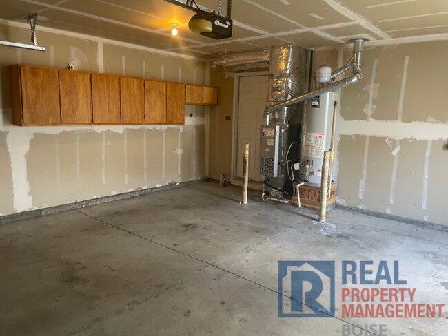 Photo - Traditional Two Story In SW Boise!