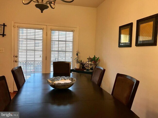 Photo - 25830 Turlough Terrace