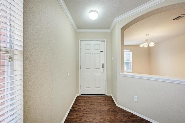 Photo - 921 Dexter Dr