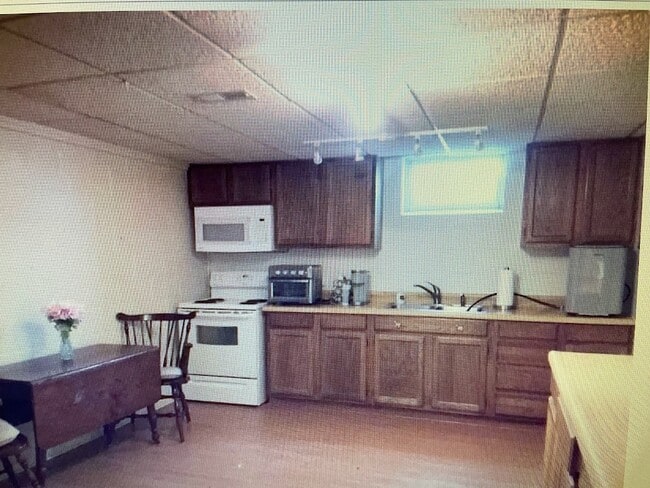 Photo - 5923 Angling Rd Unit Furnished Angling Rental