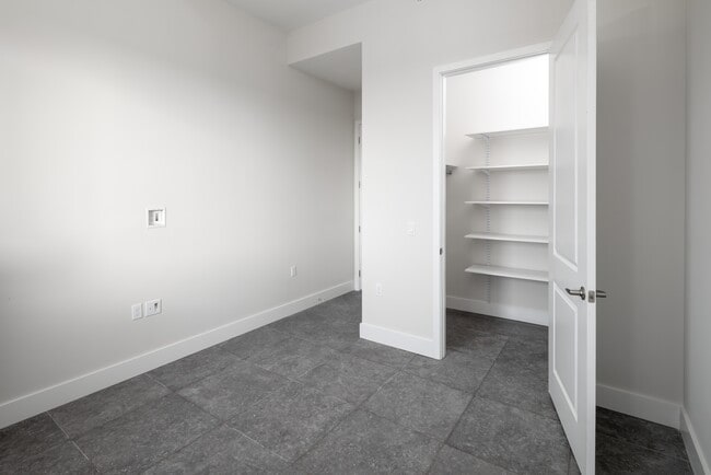 Signature Collection Three-bedroom apartment with custom closet shelving system - Avalon South Miami