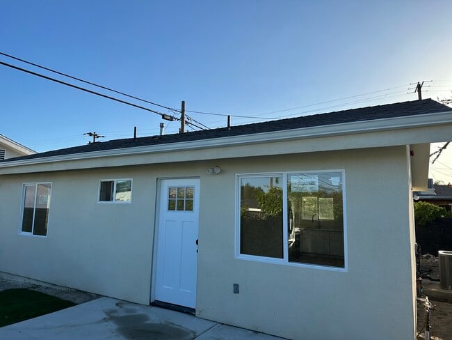 Building Photo - 10730 Crockett St