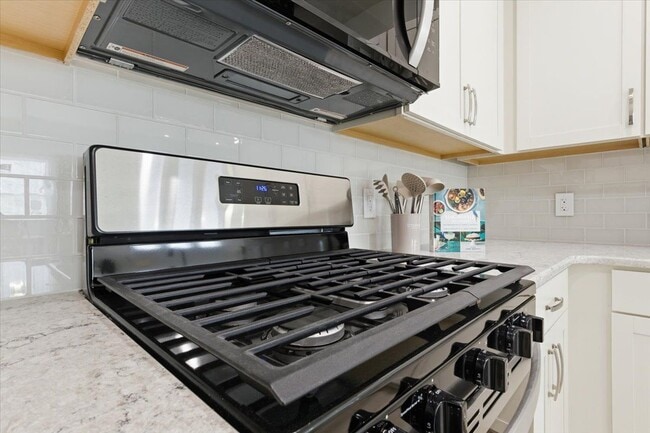 Photo - 855 Weekend Ave