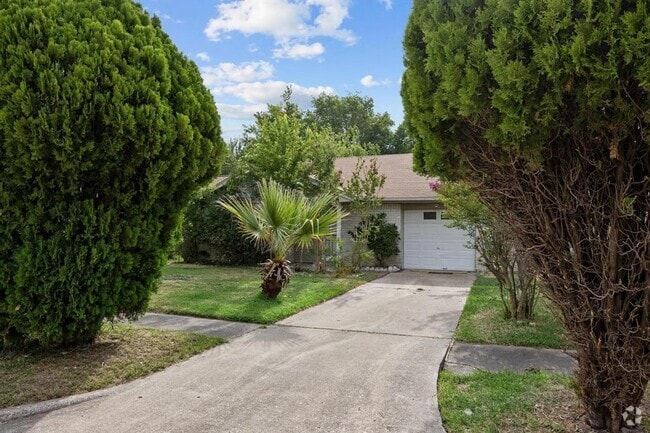 Building Photo - 12634 Monaco Rd Rental