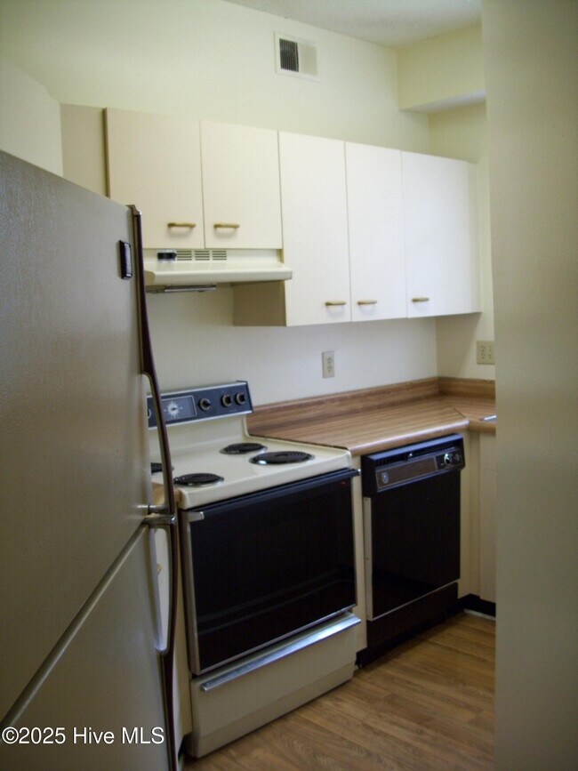 Photo - 4240 Wilshire Blvd Unit 201