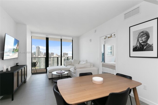 Photo - 1600 NE 1st Ave Unidad 3609