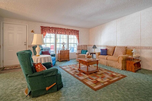 Photo - 2671 Oscar Harvey Rd