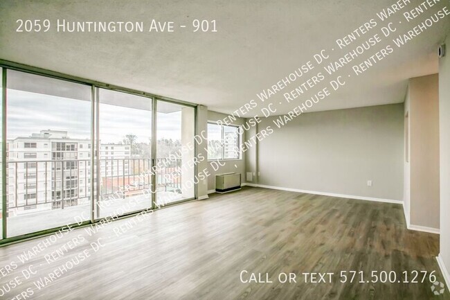 Building Photo - Renovated 9th-Floor Studio w/ Panoramic Ci... Rental