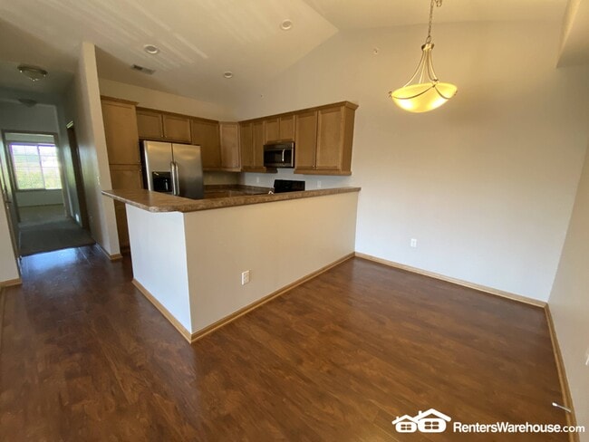 Photo - 2000 Meadow Ct Unit 212