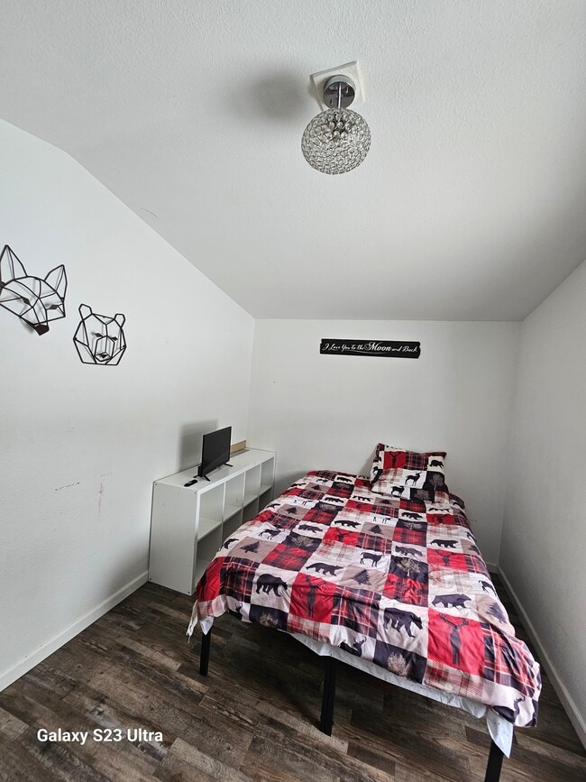 Building Photo - 47 Monarch Dr