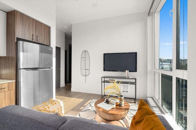 Pivot Apartments