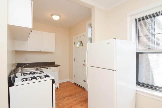 Photo - 1108 W Wellington Ave Unit 4