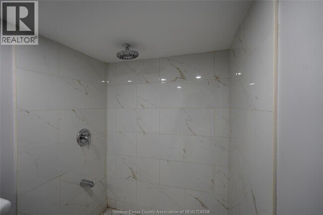 Photo - 1529 Elsmere Ave
