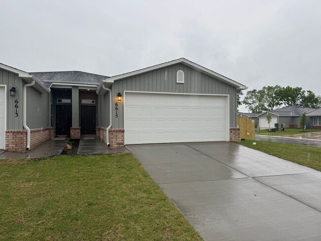 Photo - 6615 NW Vandergriff St House