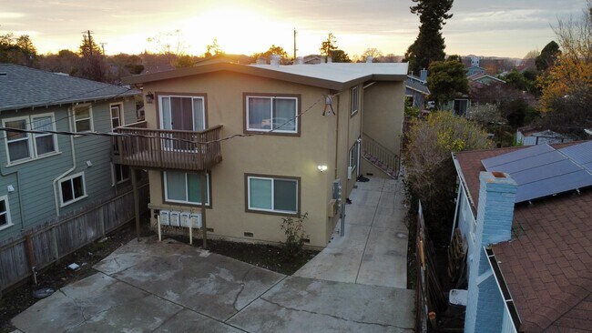 Photo - 2128 Bonar St Apartments Unit 3