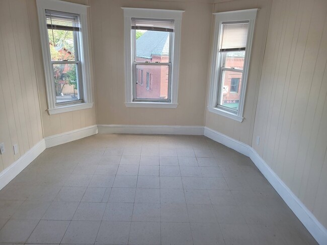 Photo - 175 River St Apartments Unit 3