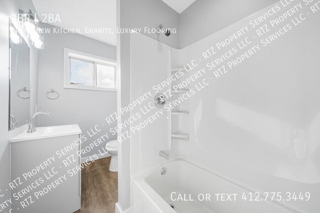 Photo - 705 Burbridge St