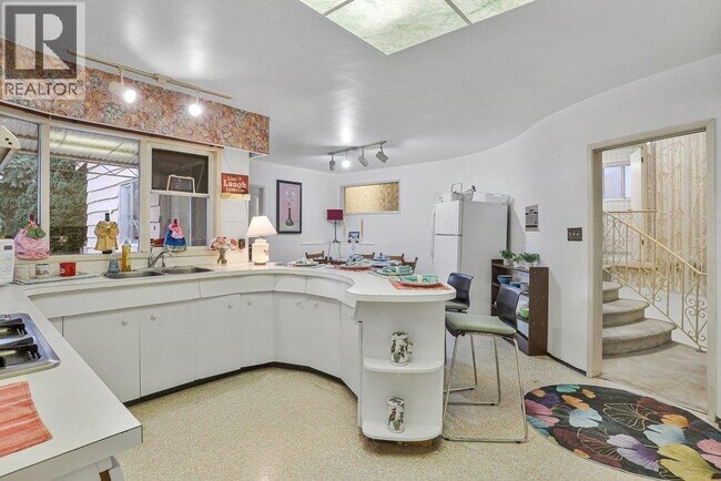 Photo - 6349 Fremlin St