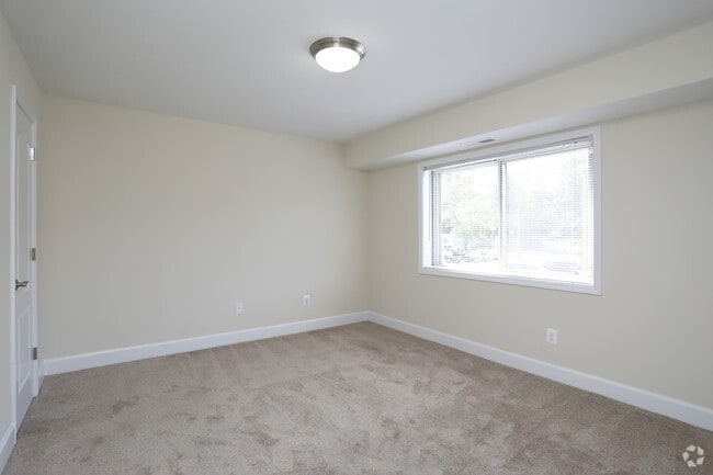 1BA, 1BA - 737 SF
