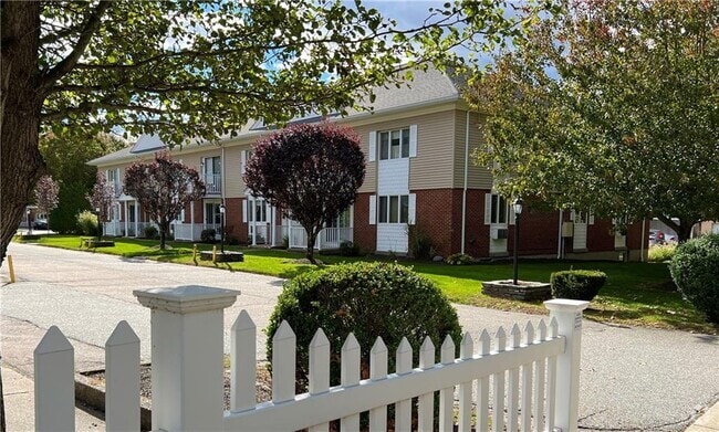 Building Photo - 1371 Mendon Rd Unit 31 Rental