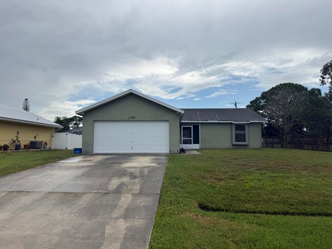 Photo - 1194 SW Granadeer St