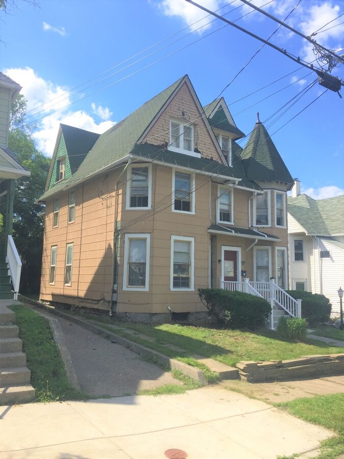 Photo - 79 Chapin St