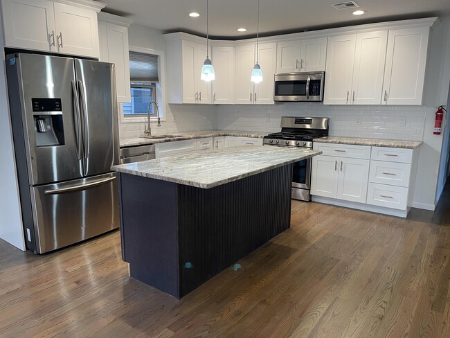 Photo - 7611 Newkirk Ave